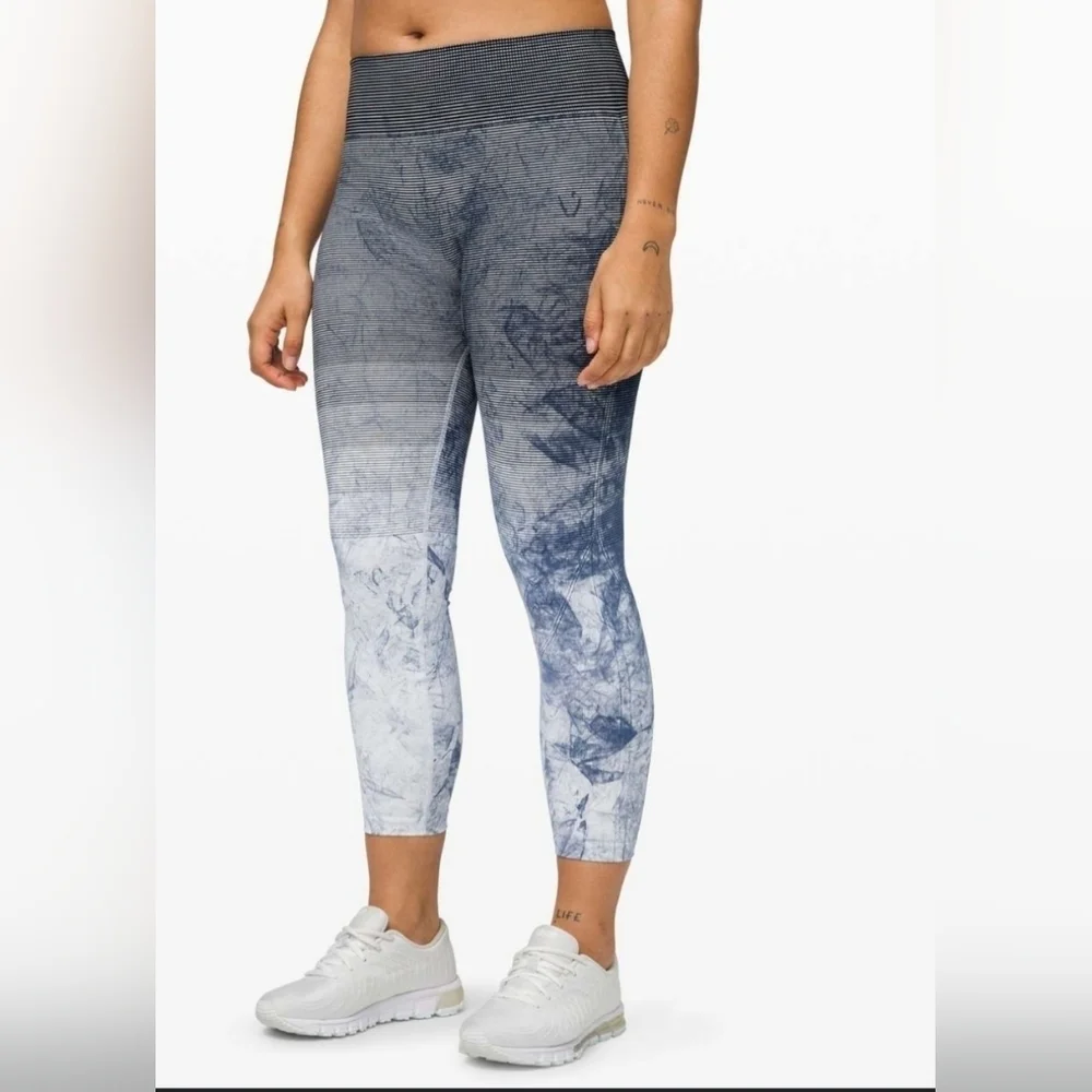 Lululemon Size 4 Ebb To Train Tight Luna Blue Black White Wash Cropped Leggings - Picture 2 of 12
